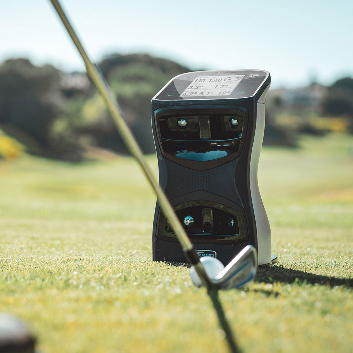 Foresight GCQuad SportScreen Vanish LITE Hybrid-Retractable Golf Studio Complete Package | Home Golf Simulator Studio with Impact Screen, Enclosure, Hitting Mat, Putting Turf & Projector