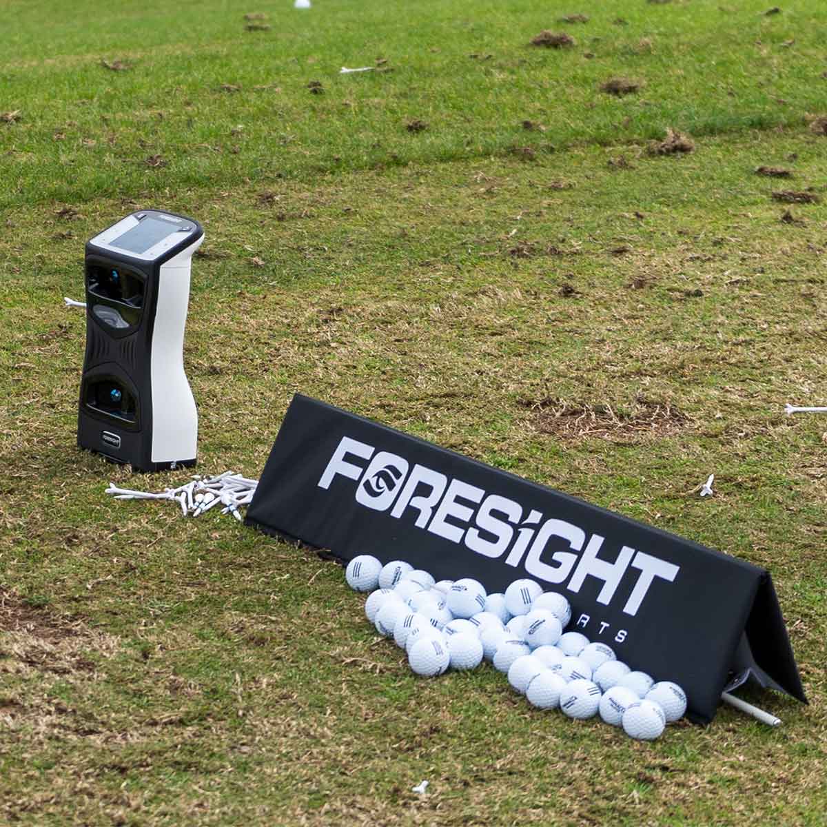 Foresight QuadMAX SportScreen Vanish LITE Hybrid-Retractable Golf Studio Complete Package | Home Golf Simulator Studio with Impact Screen, Enclosure, Hitting Mat, Putting Turf & Projector