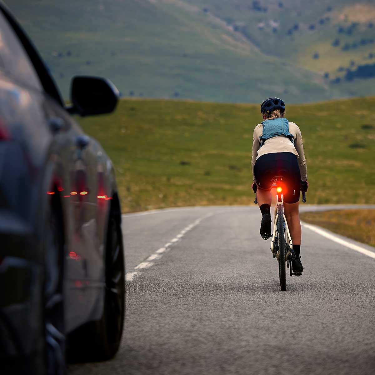 Garmin Varia RearVue 820 Rearview Radar and Tail Light