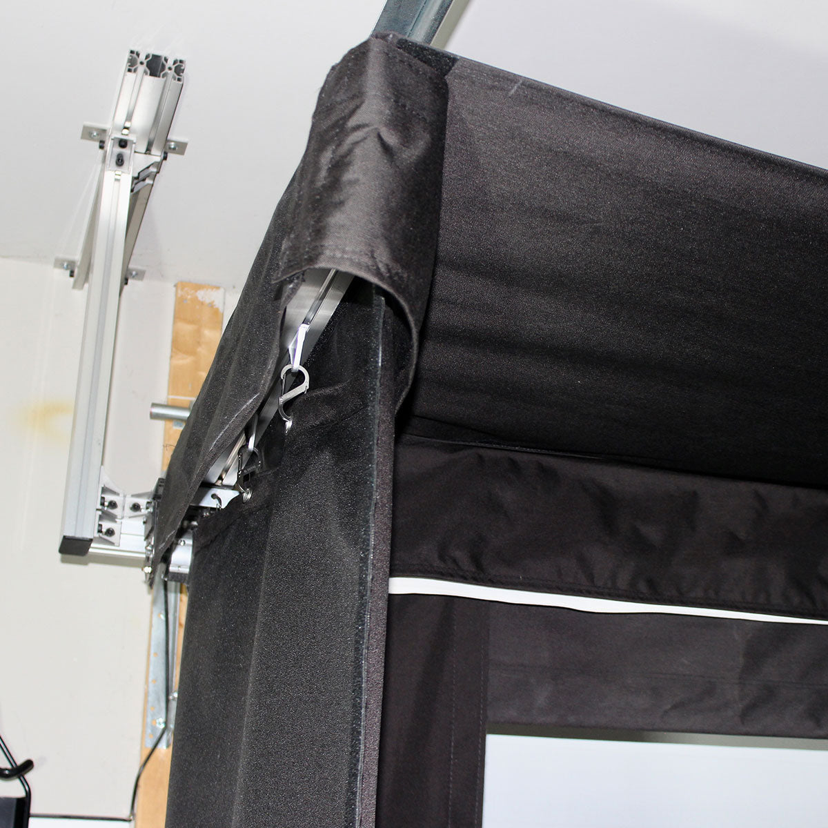 SportScreen Vanish LITE Hybrid-Retractable Golf Studio Enclosure